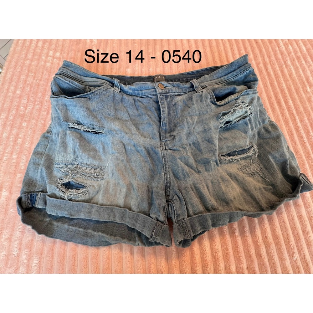 Soho New York & Company Distressed Denim Shorts Womens 14 Blue Ripped Rolled Hem